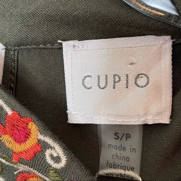 Cupio floral embroidered blouse in dark meadow - Picture 4 of 7